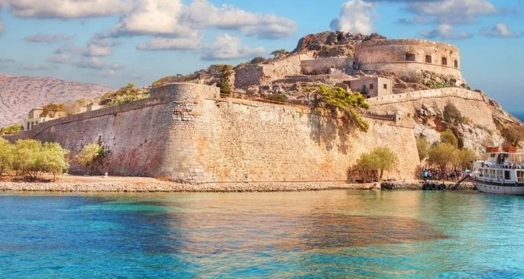 Αυτοψία της Unesco στη Σπιναλόγκα – Θέμα χρόνου η ένταξη η ένταξη του νησιού στον κατάλογο μνημείων Πολιτιστικής Κληρονομιάς